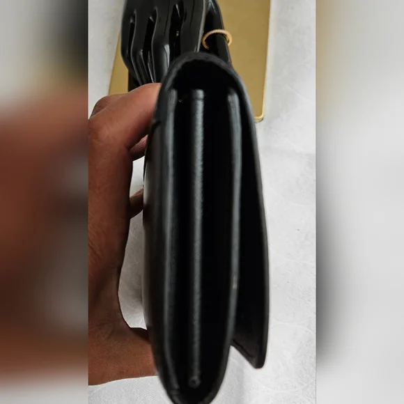 LOUIS VUITTON Epi Twist Wallet - Picture 10 of 11